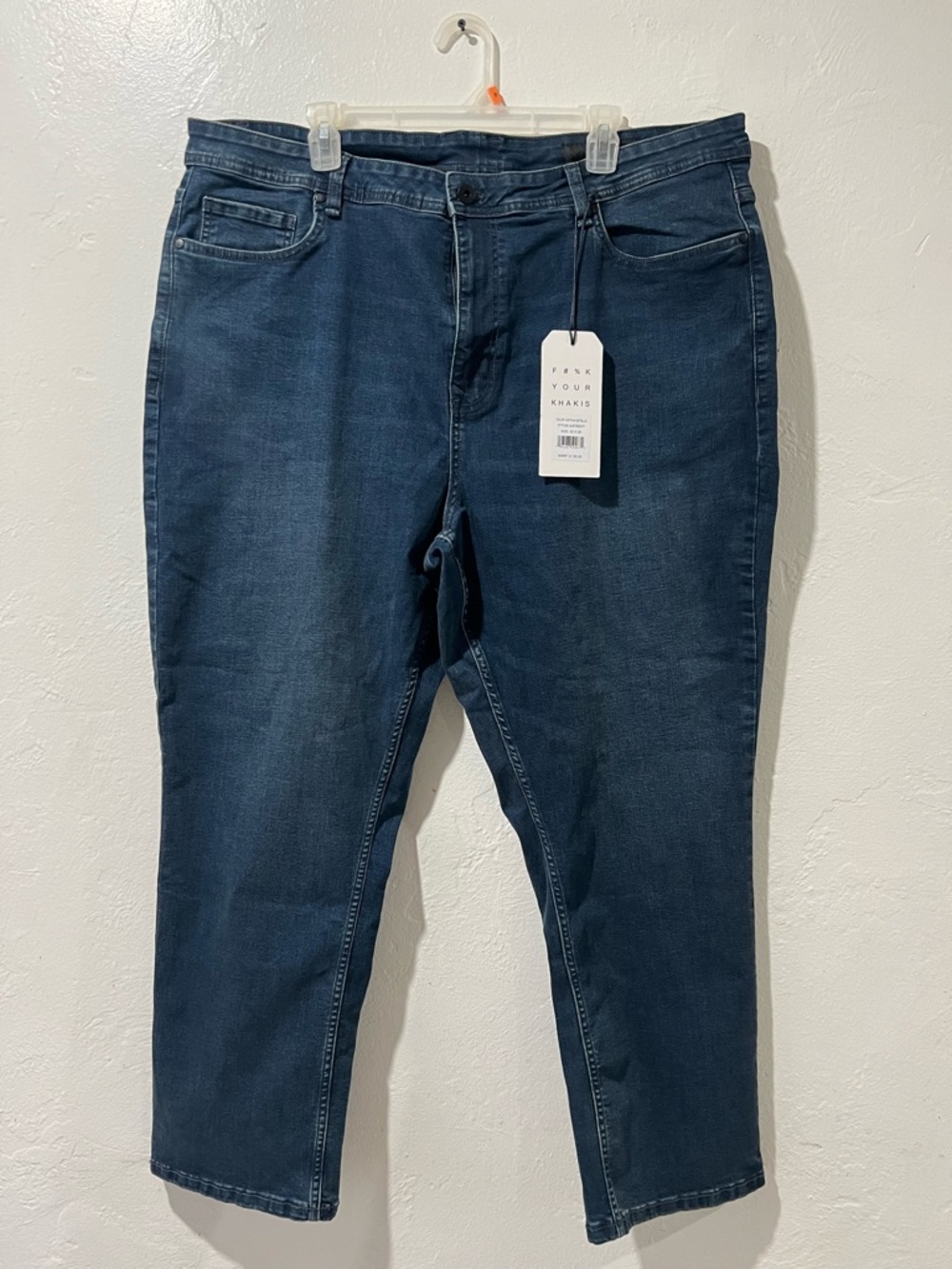TPJ The Perfect Jean Thick Thicc Fit Men's Size 42X28
Stretch Dark Wash